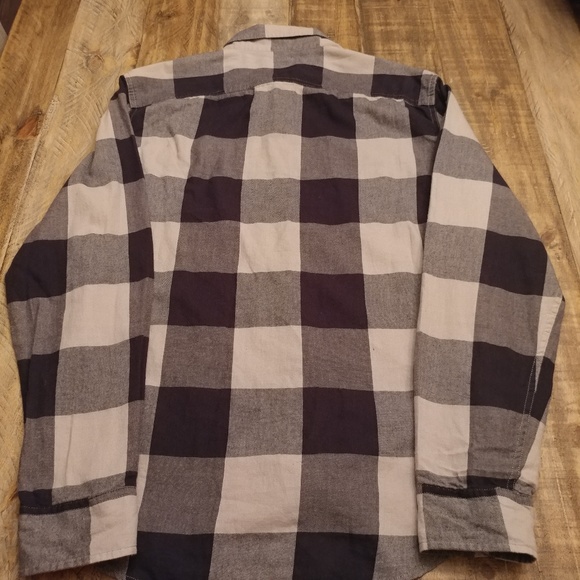 American Eagle Outfitters Men's Flannel Shirt - Picture 5 of 8